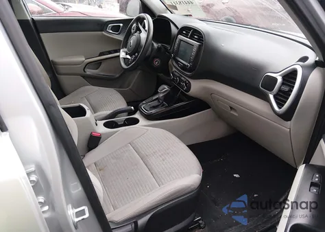 2020 Kia Soul S z USA, uszkodzony, nr VIN KNDJ23AU2L7024104